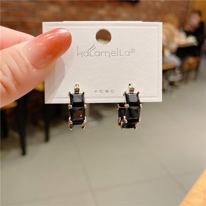 Small Number Of Earrings High Sense Earrings - Image 3