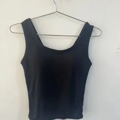 Ladies' Vest With Threaded Wide Shoulders, Comfortable And Seamless, With Built-in Chest Pads, Suitable For Wearing As An Inner Layer Or Outer Layer, And A Beautiful Back Design,